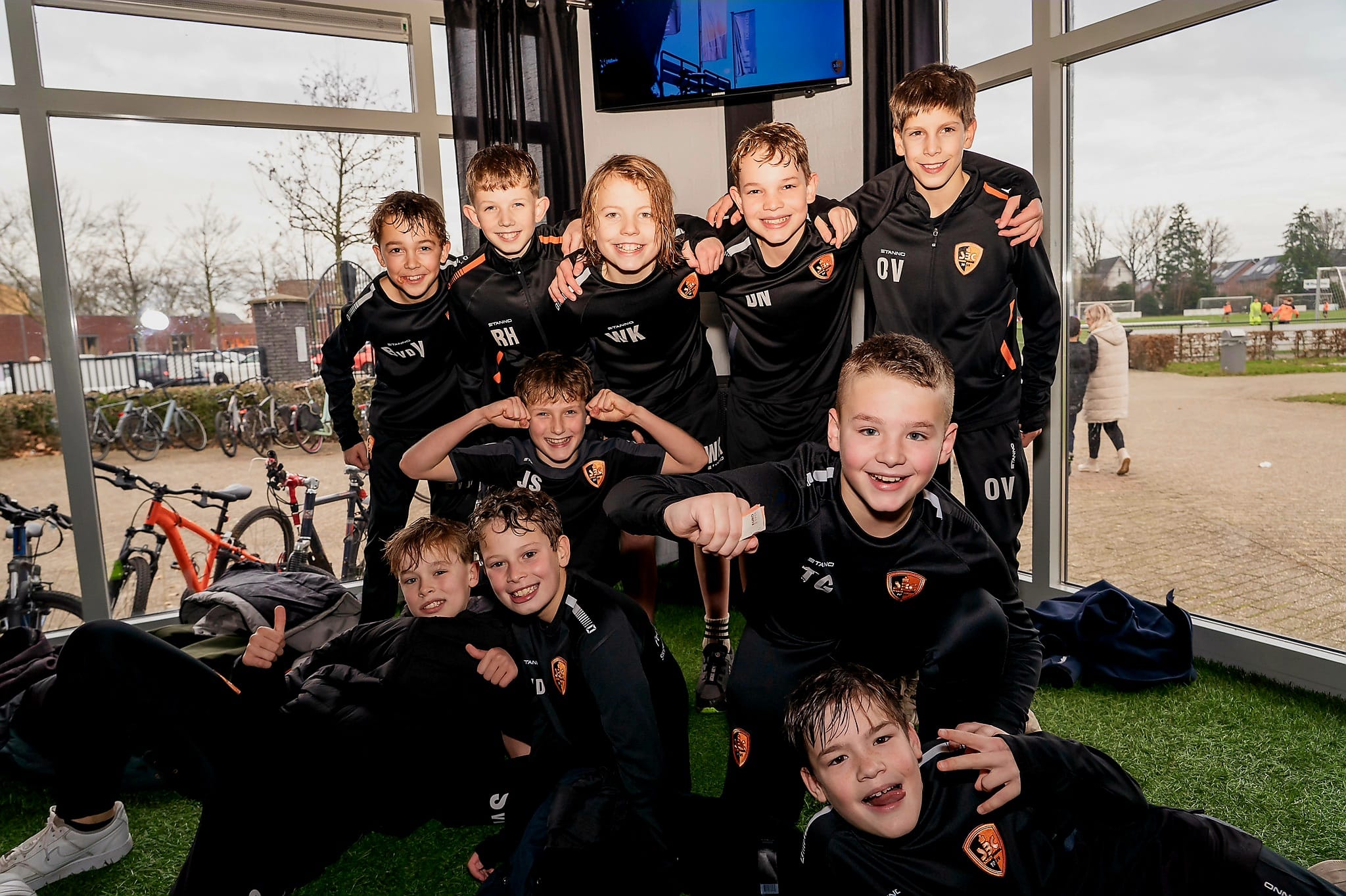 Ongeslagen en onverslaanbaar: JO12-1 kampioen!