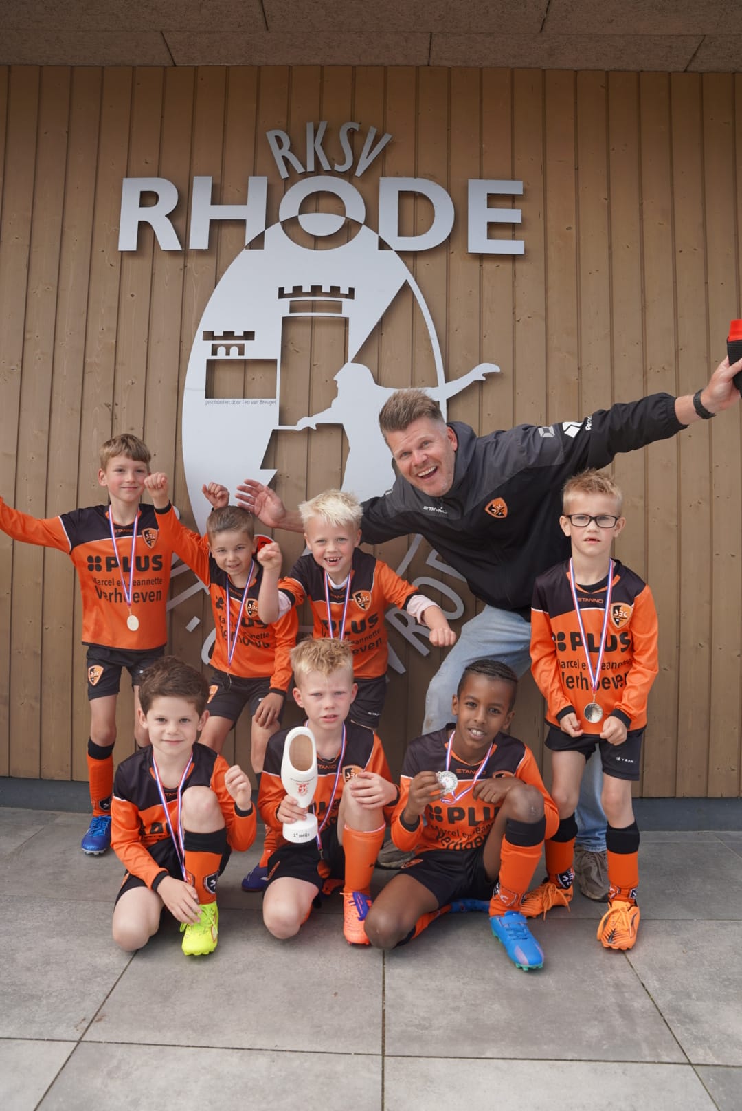 SBC JO8-3 sluit seizoen af met toernooiwinst Klompentoernooi