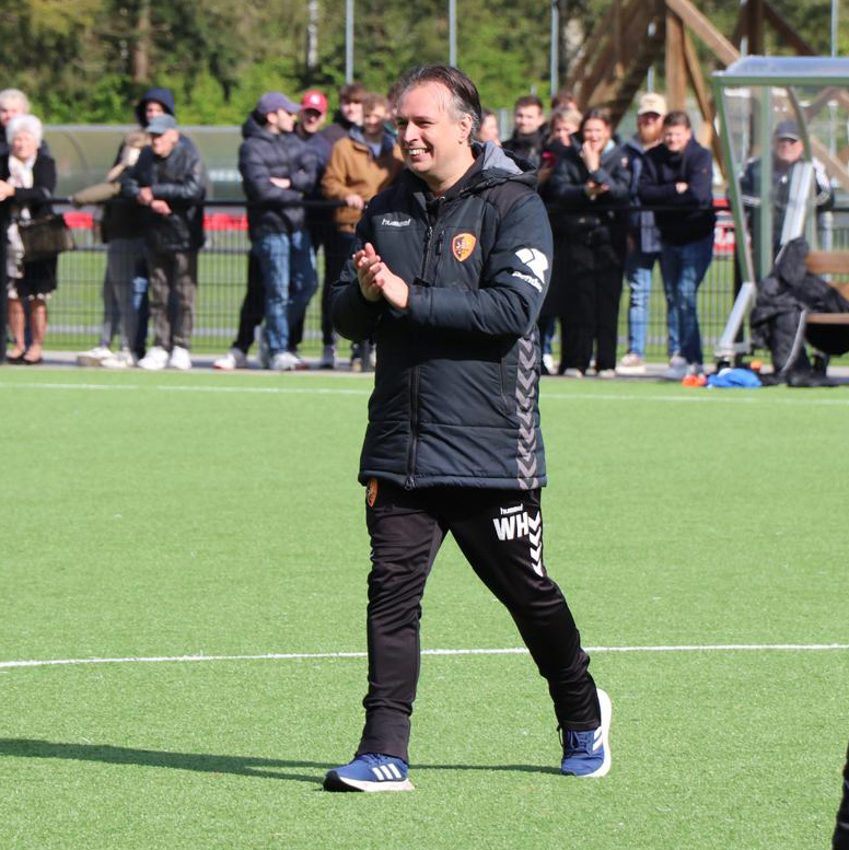 vv SBC en Wouter Huberts beëindigen samenwerking als hoofdtrainer na seizoen 2025/2026